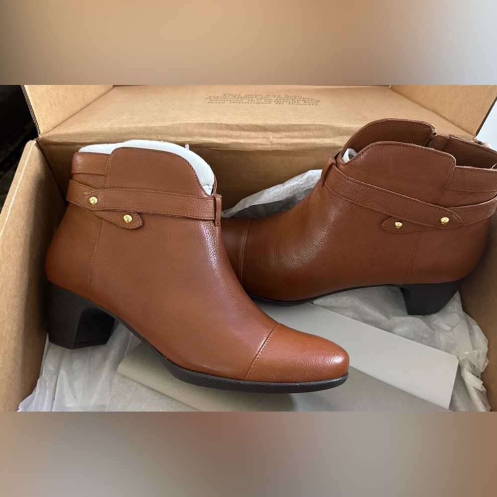 Softwalk ankle boots